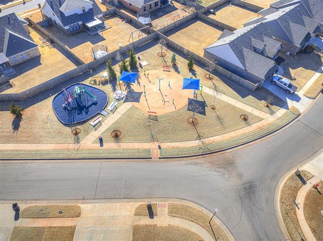 11129 SW 30th Circle, Yukon, OK 73099