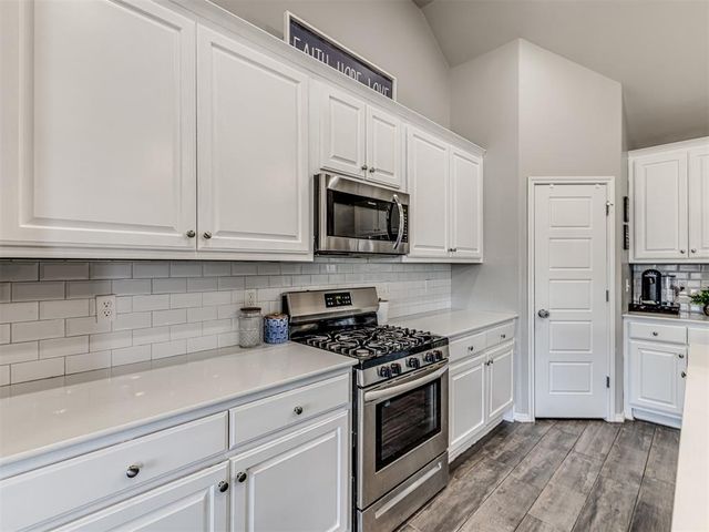 11129 SW 30th Circle, Yukon, OK 73099