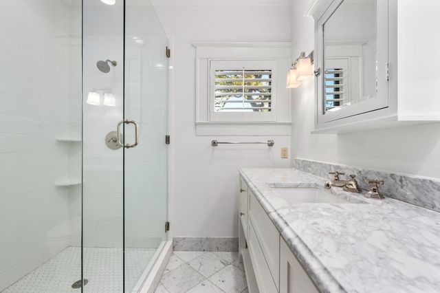 1301 Kent LN, Austin, TX 78703