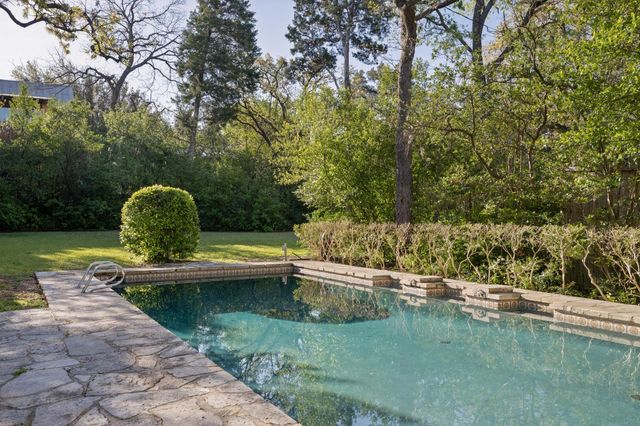 1301 Kent LN, Austin, TX 78703