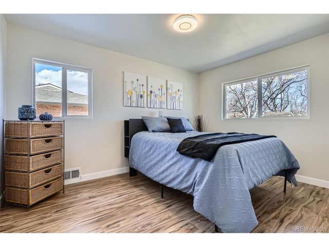 35 Everett St, Lakewood, CO 80226