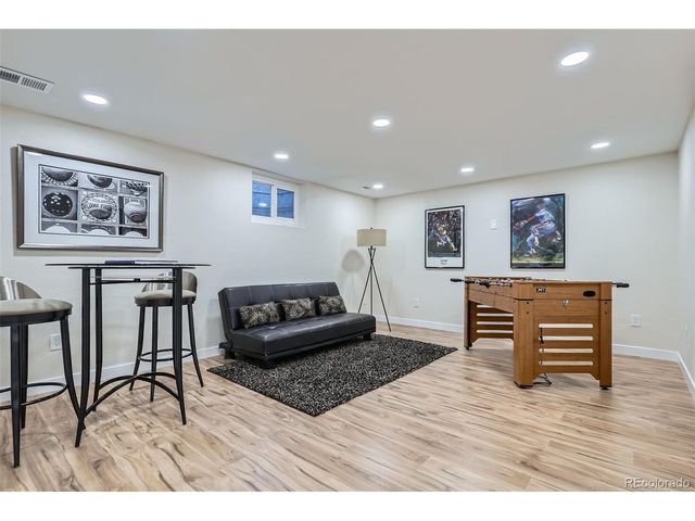 35 Everett St, Lakewood, CO 80226