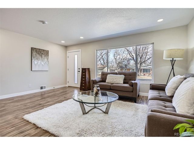 35 Everett St, Lakewood, CO 80226
