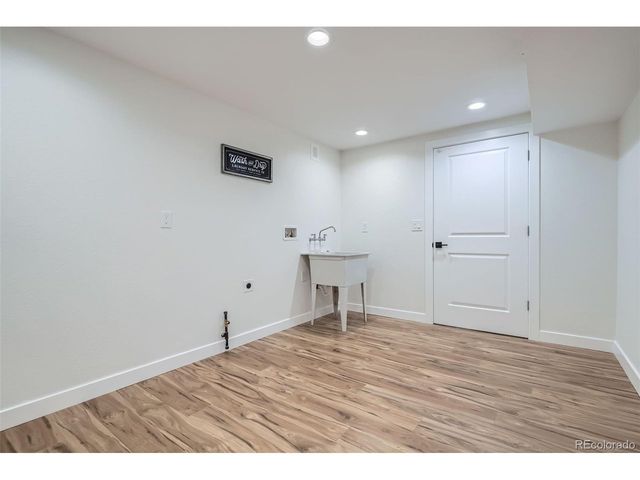 35 Everett St, Lakewood, CO 80226