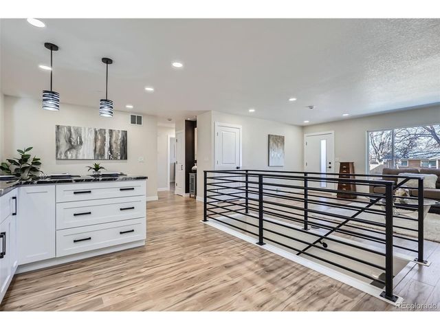 35 Everett St, Lakewood, CO 80226