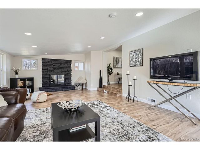 35 Everett St, Lakewood, CO 80226