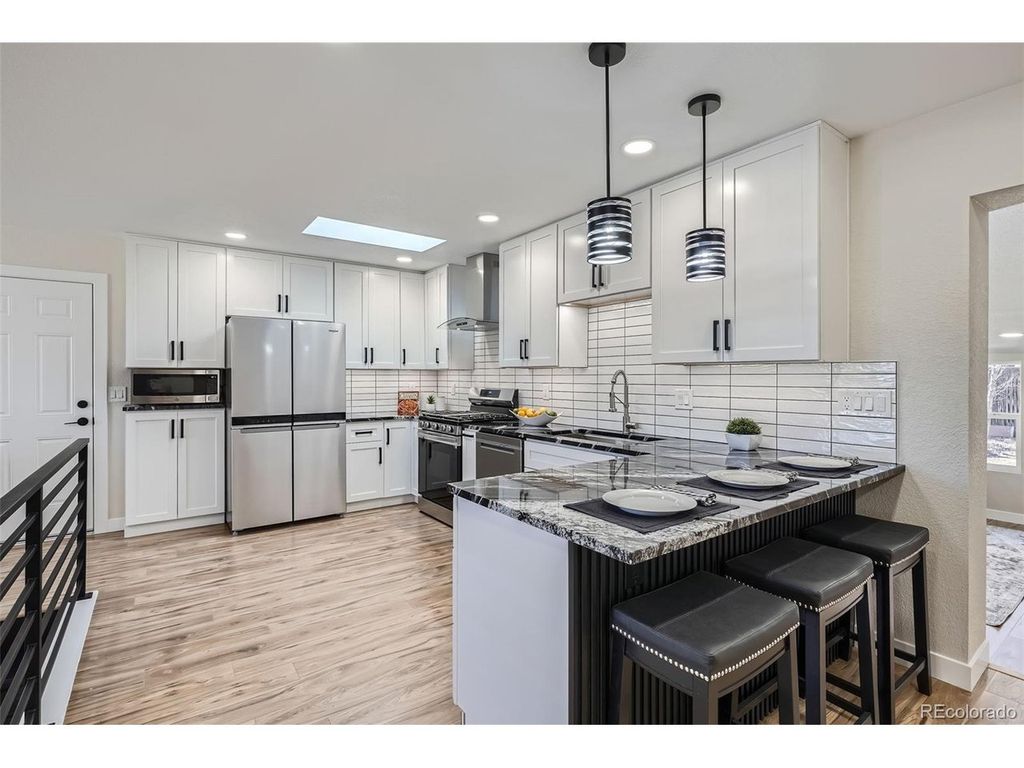 35 Everett St, Lakewood, CO 80226