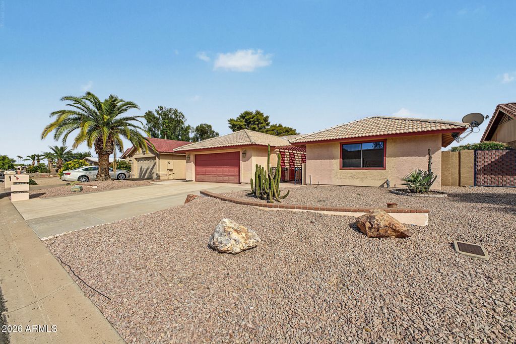 8893 E FAIRWAY Boulevard, Sun Lakes, AZ 85248 — photo 2