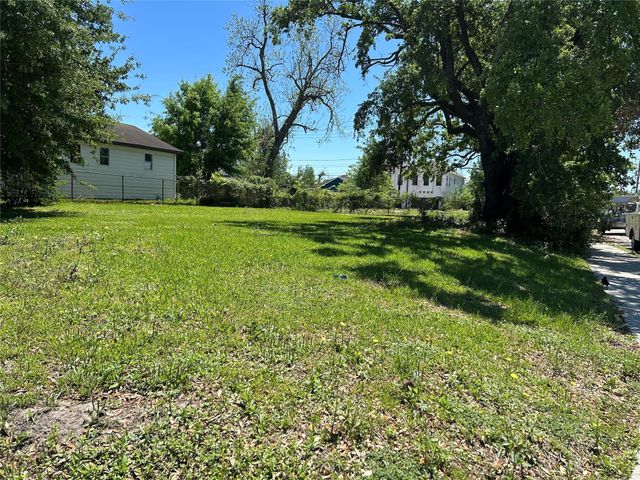 4702 Stonewall Street, Houston, TX 77020