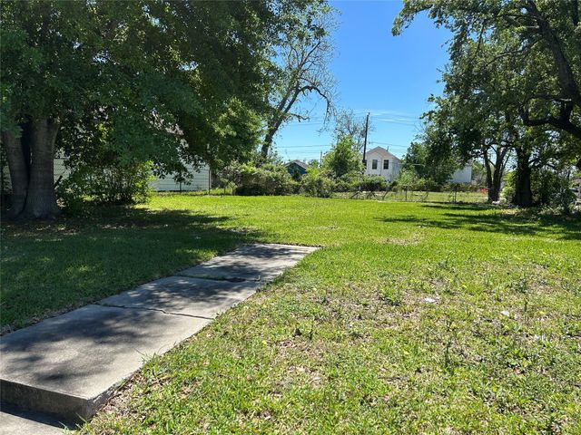 4702 Stonewall Street, Houston, TX 77020