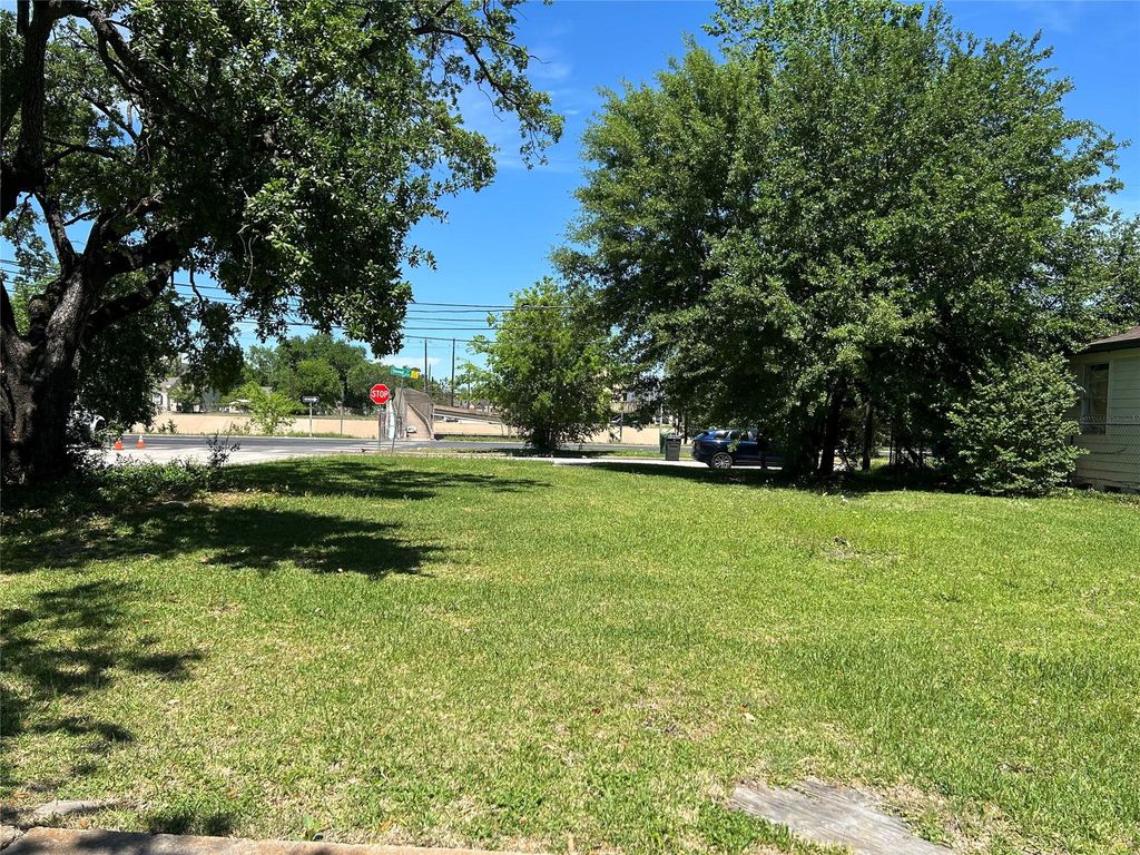 4702 Stonewall Street, Houston, TX 77020