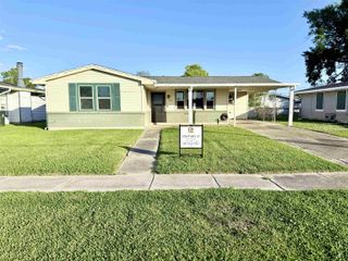 415 Elysian Dr, Houma, LA 70363