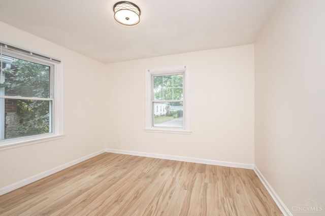 6814 Cambridge Avenue, Columbia Twp, OH 45227