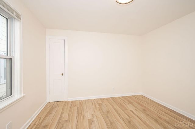 6814 Cambridge Avenue, Columbia Twp, OH 45227