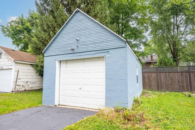 6814 Cambridge Avenue, Columbia Twp, OH 45227