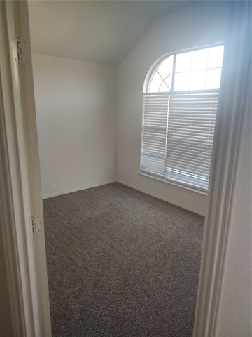 8628 Wagon Trail, Cross Roads, TX 76227