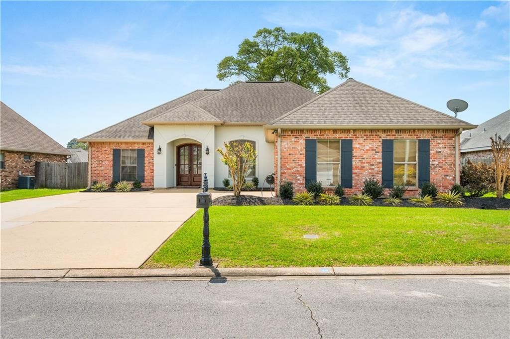 117 IBERIA Lane, Pineville, LA 71360