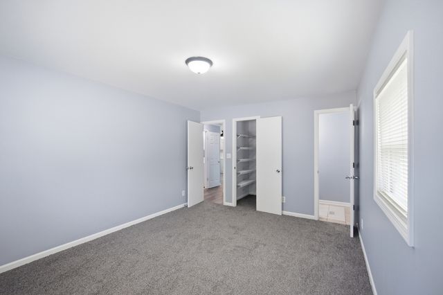 165 Hansom Drive, Wheeling, IL 60090