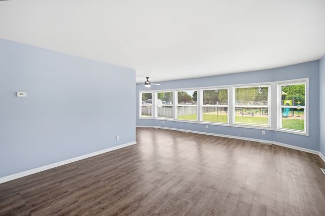 165 Hansom Drive, Wheeling, IL 60090