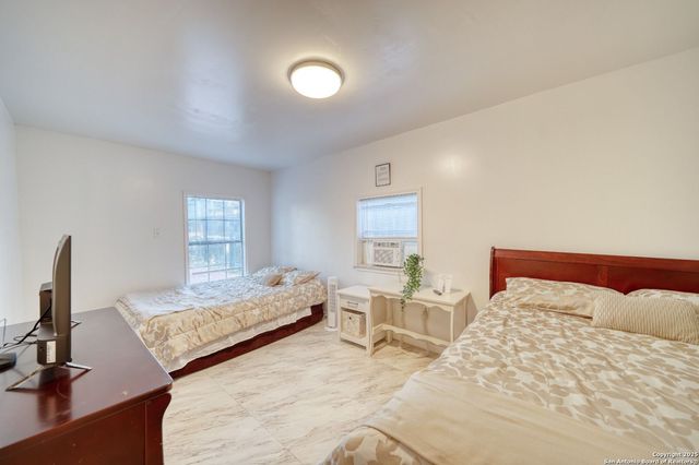 444 TAFT Blvd, San Antonio, TX 78225