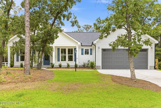 825 Sand Fiddler Court SE, Bolivia, NC 28422
