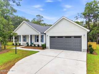 825 Sand Fiddler Court SE, Bolivia, NC 28422