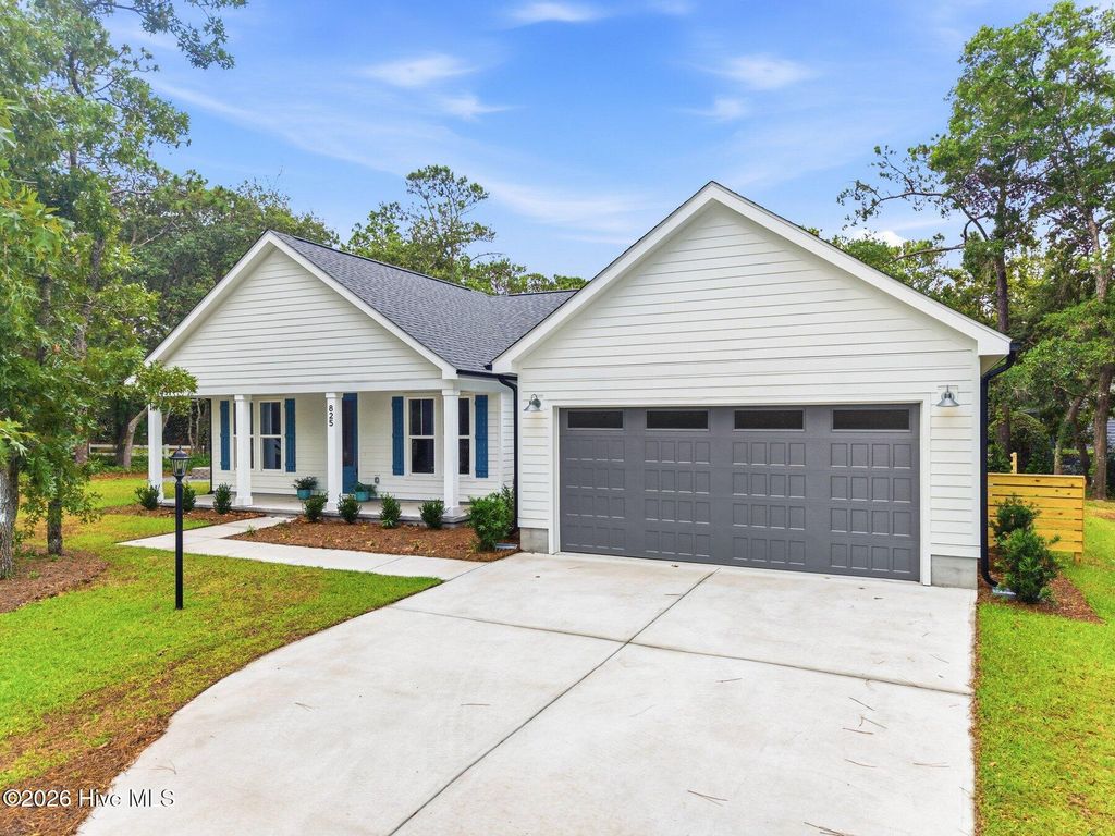 825 Sand Fiddler Court SE, Bolivia, NC 28422