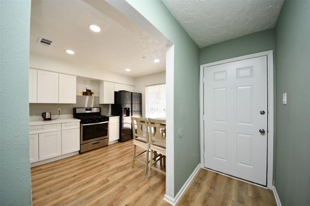 11759 Cliveden Drive, Houston, TX 77066