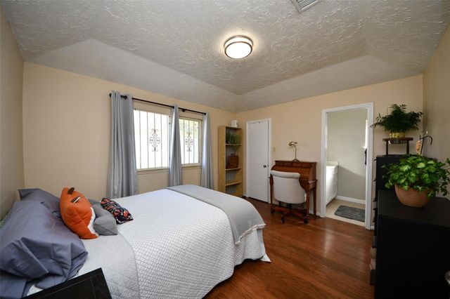 11759 Cliveden Drive, Houston, TX 77066