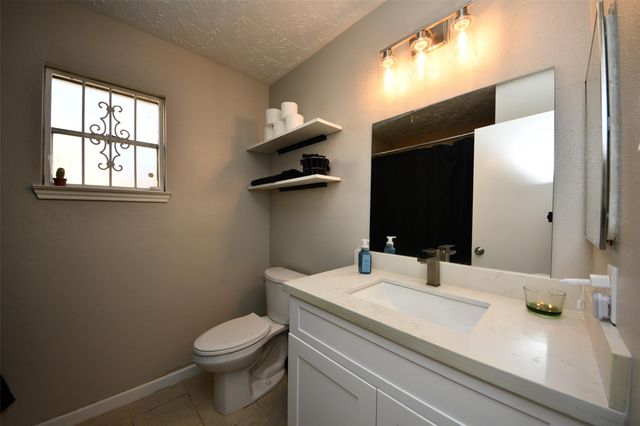 11759 Cliveden Drive, Houston, TX 77066