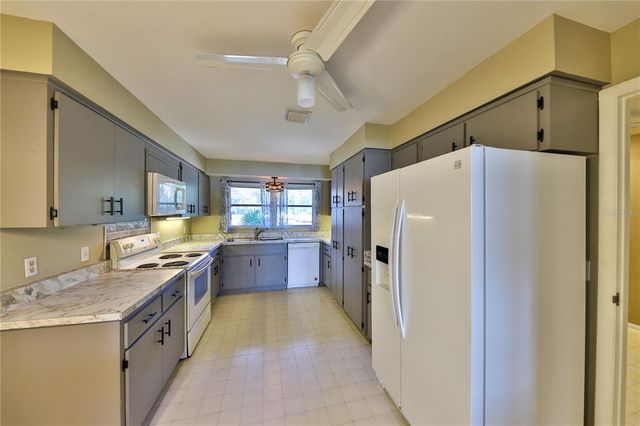 4135 CHULUOTA ROAD, Orlando, FL 32820