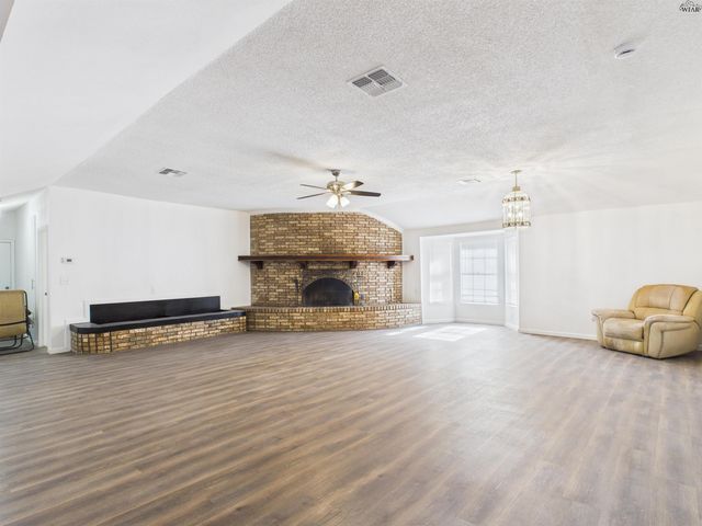 907 REYNOLDS LANE, Wichita Falls, TX 76301