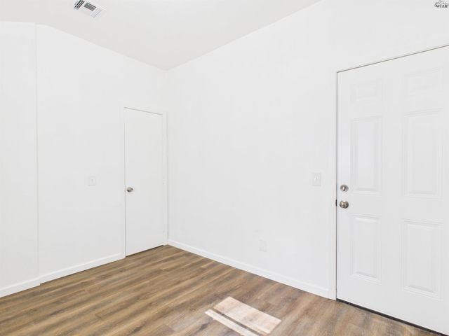 907 REYNOLDS LANE, Wichita Falls, TX 76301