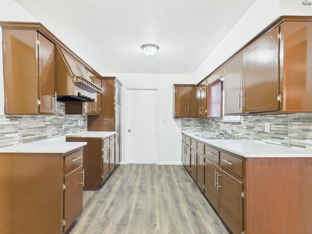 907 REYNOLDS LANE, Wichita Falls, TX 76301