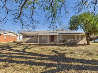 907 REYNOLDS LANE, Wichita Falls, TX 76301