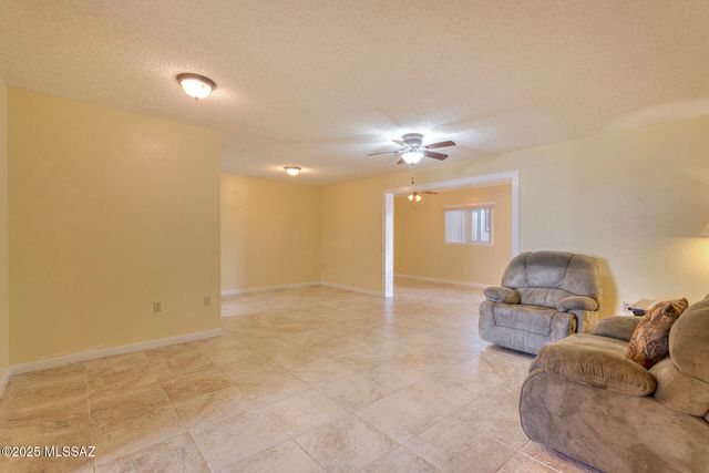 330 E Paseo Azul, Green Valley, AZ 85614