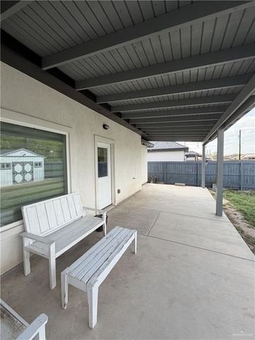 150 Spanish Oak Drive, Alamo, TX 78516