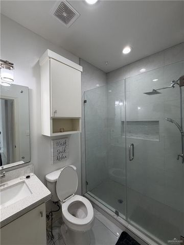 150 Spanish Oak Drive, Alamo, TX 78516