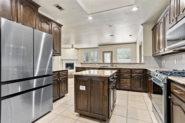 7614 Fallen Antler Place, Arlington, TX 76002