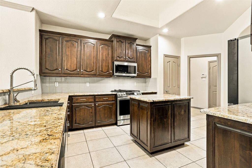7614 Fallen Antler Place, Arlington, TX 76002 — photo 4
