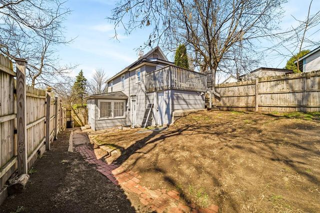 415 Dewey Street, Eau Claire, WI 54703
