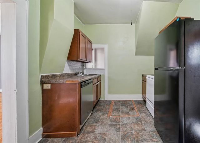 415 Dewey Street, Eau Claire, WI 54703