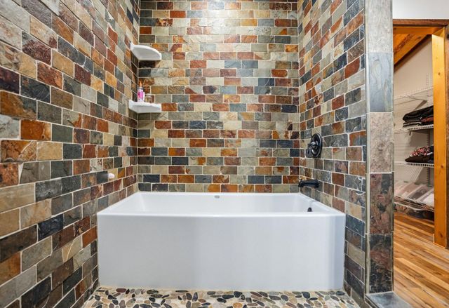 12998 Maxwell Road, Chisago City, MN 55013