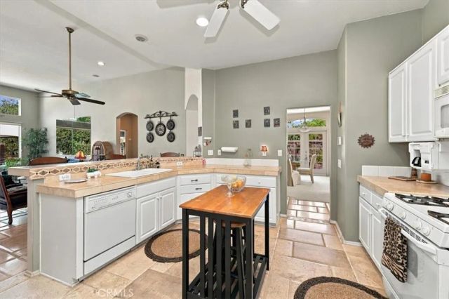 435 Rembrandt Drive, Corona, CA 92882