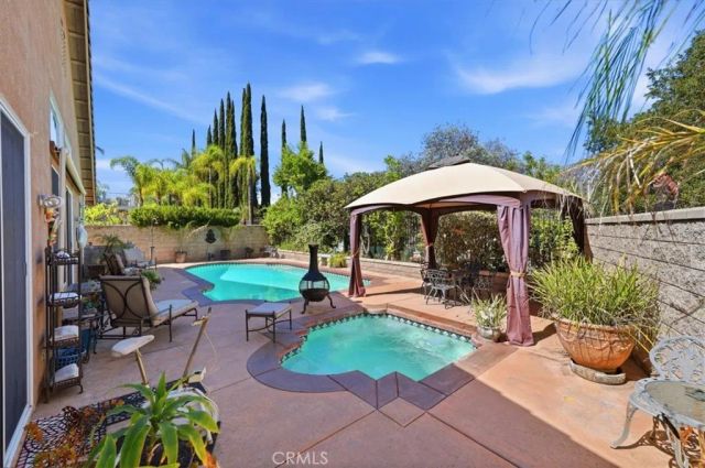 435 Rembrandt Drive, Corona, CA 92882