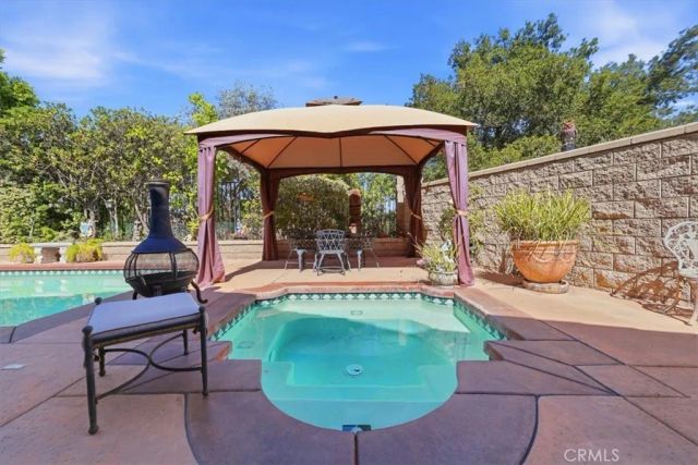 435 Rembrandt Drive, Corona, CA 92882