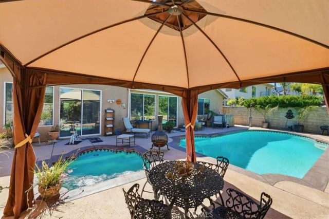 435 Rembrandt Drive, Corona, CA 92882