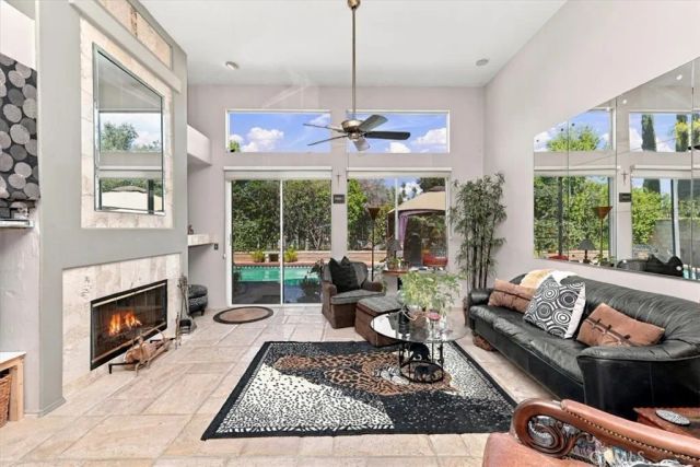 435 Rembrandt Drive, Corona, CA 92882