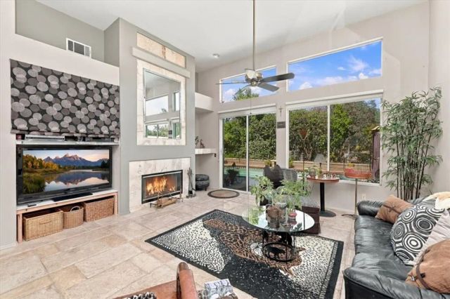 435 Rembrandt Drive, Corona, CA 92882