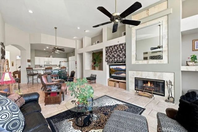 435 Rembrandt Drive, Corona, CA 92882